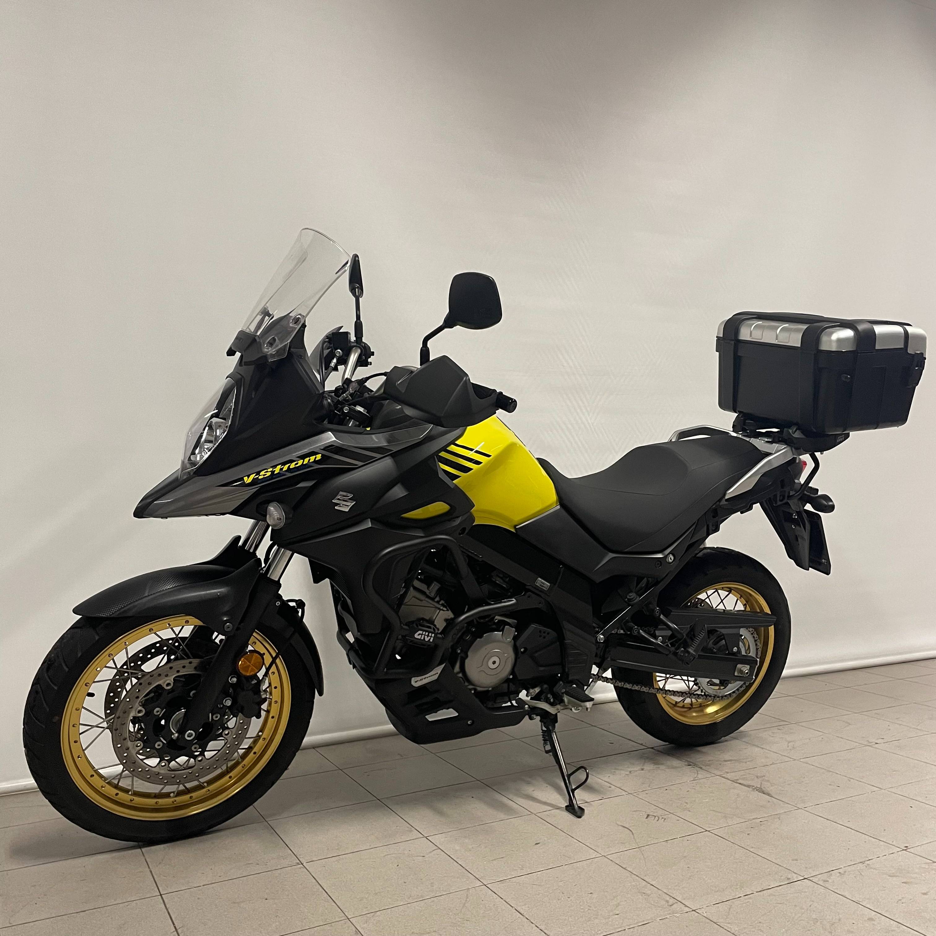 Vendo SUZUKI VSTROM 650 XT Usata Shock Honda